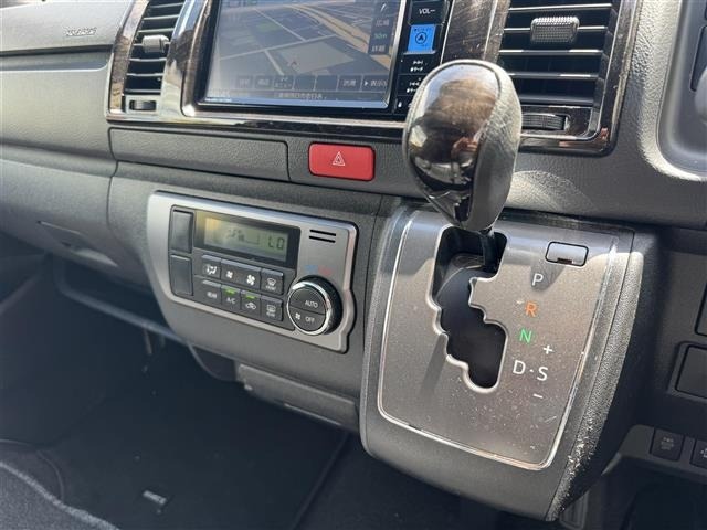 Toyota HIACE VAN 2024 8439821-4
