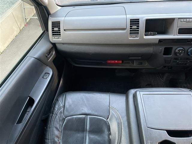 Toyota HIACE VAN 2011 8439828-13