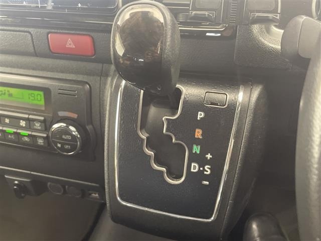 Toyota HIACE VAN 2020 8439836-12