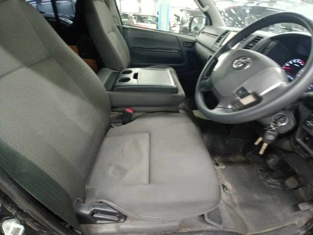 Toyota HIACE VAN 2019 8439995-10