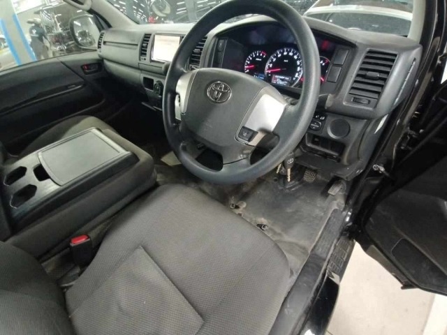 Toyota HIACE VAN 2019 8439995-9