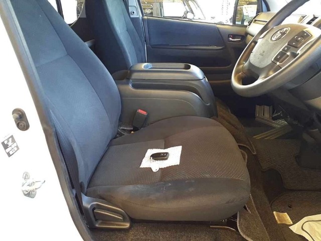 Toyota HIACE VAN 2024 8439996-10