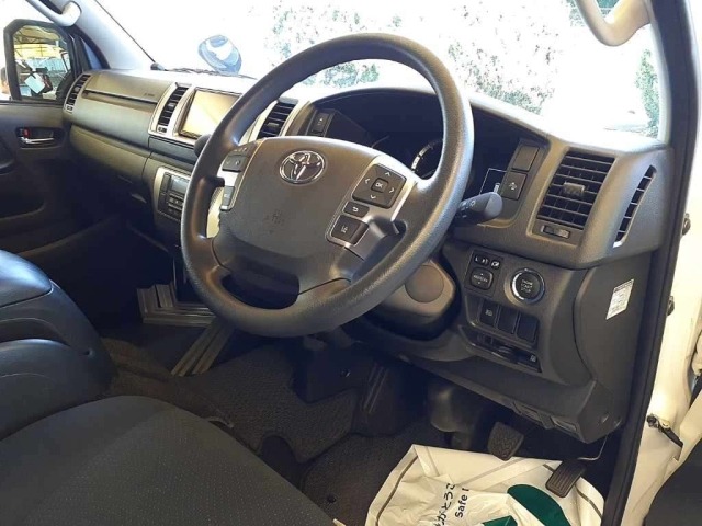 Toyota HIACE VAN 2024 8439996-9