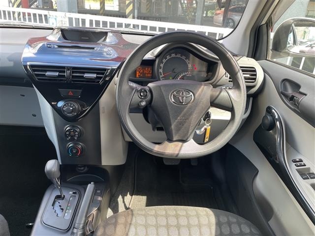 Toyota IQ 2012 8433550-15
