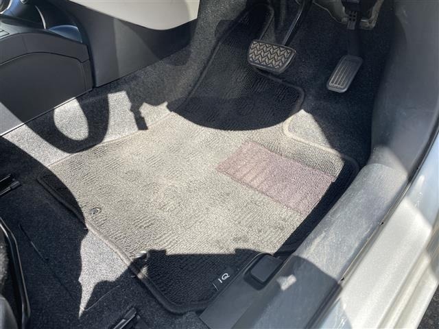 Toyota IQ 2012 8433550-4