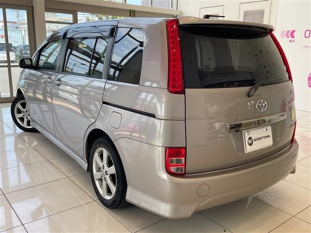 Toyota ISIS 2006 8431768-13