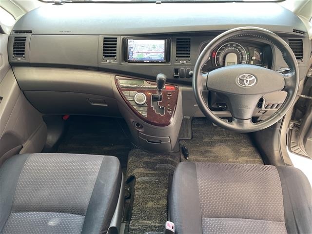 Toyota ISIS 2006 8431768-14