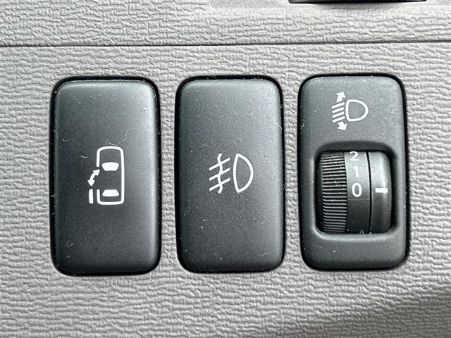Toyota ISIS 2006 8431775-7