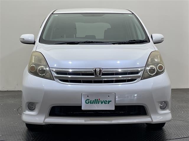 Toyota ISIS 2009 8431782-1