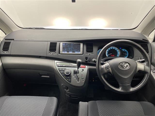 Toyota ISIS 2009 8431782-10