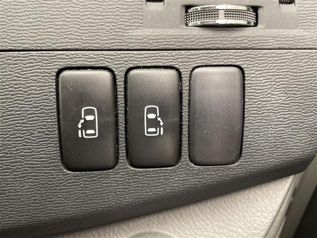 Toyota ISIS 2009 8431782-13