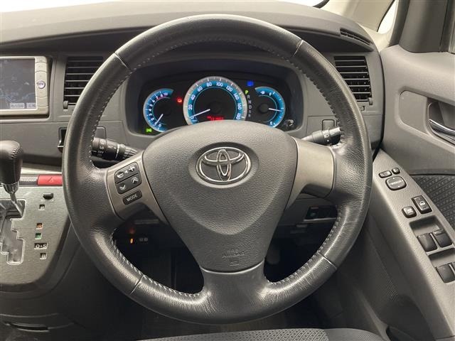 Toyota ISIS 2009 8431782-14