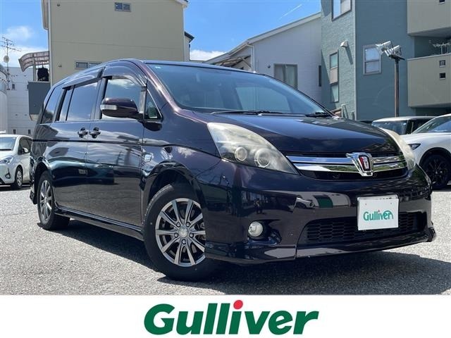 Toyota ISIS 2012 8431783-0
