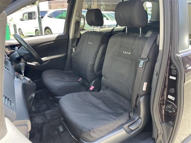 Toyota ISIS 2012 8431783-10