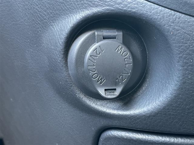 Toyota ISIS 2012 8431783-17
