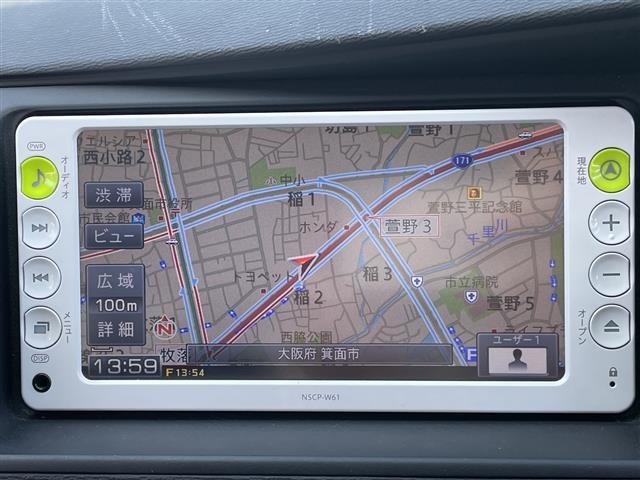 Toyota ISIS 2012 8431783-18