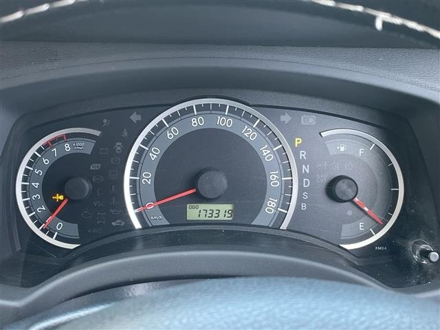 Toyota ISIS 2012 8431783-7