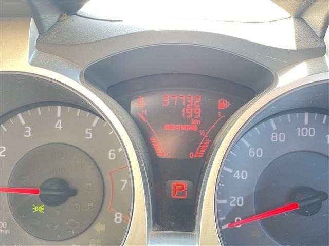 Nissan JUKE 2011 8431845-21