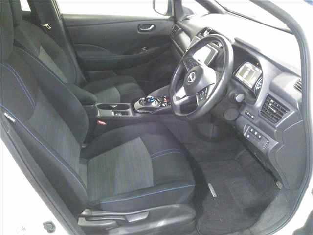 Nissan LEAF 2022 8427665-4