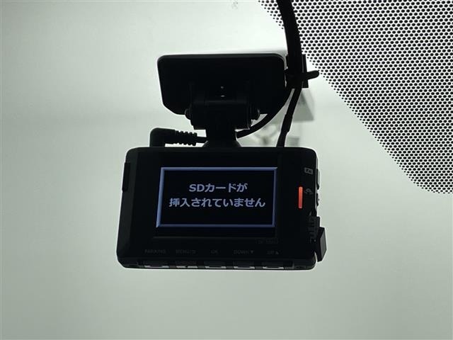 Toyota NOAH 2021 8421430-2