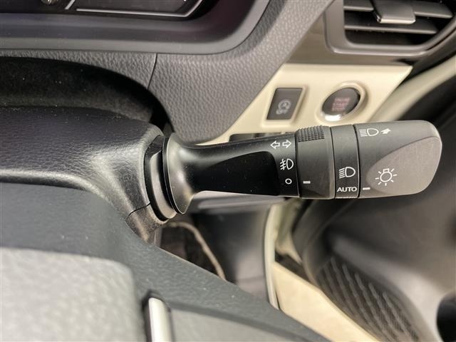 Toyota NOAH 2021 8421430-9