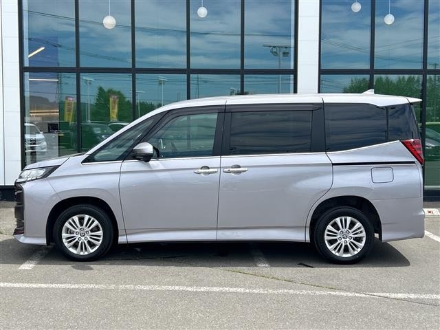 Toyota NOAH 2024 8421431-17