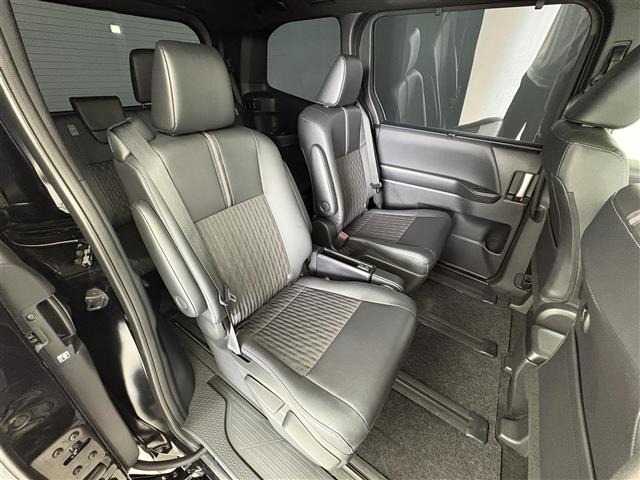 Toyota NOAH 2023 8421435-6