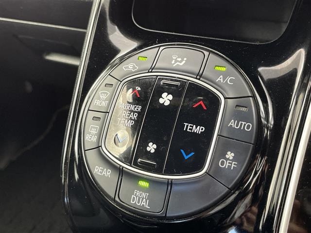 Toyota NOAH 2021 8421437-12