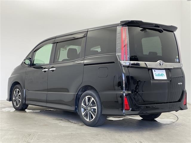 Toyota NOAH 2021 8421437-13