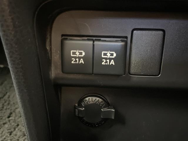 Toyota NOAH 2021 8421437-22