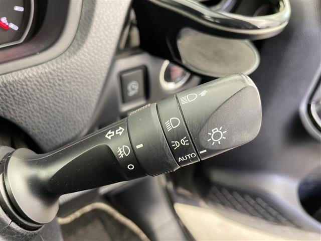Toyota NOAH 2021 8421437-7