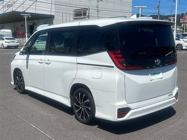 Toyota NOAH 2023 8421438-13