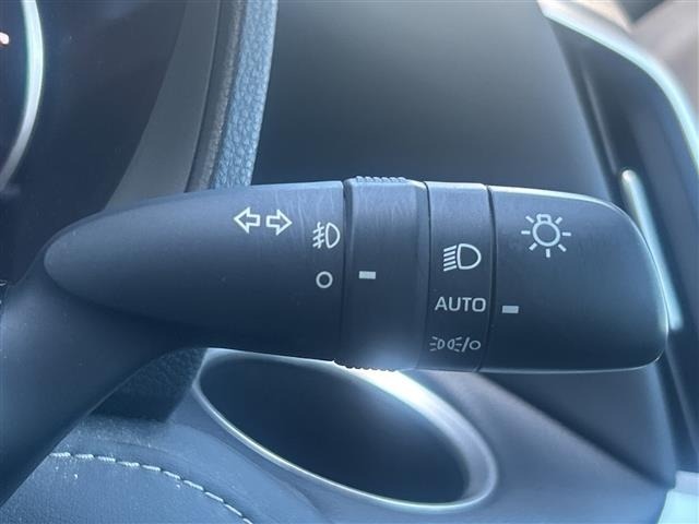 Toyota NOAH 2023 8421438-8