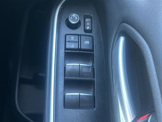 Toyota NOAH 2023 8421438-9