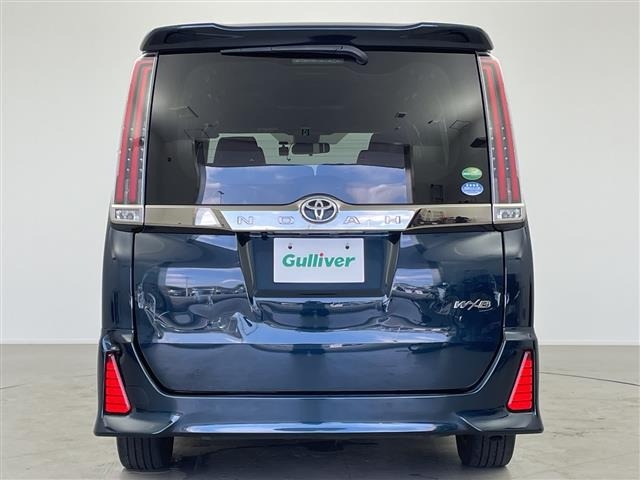 Toyota NOAH 2018 8421439-4