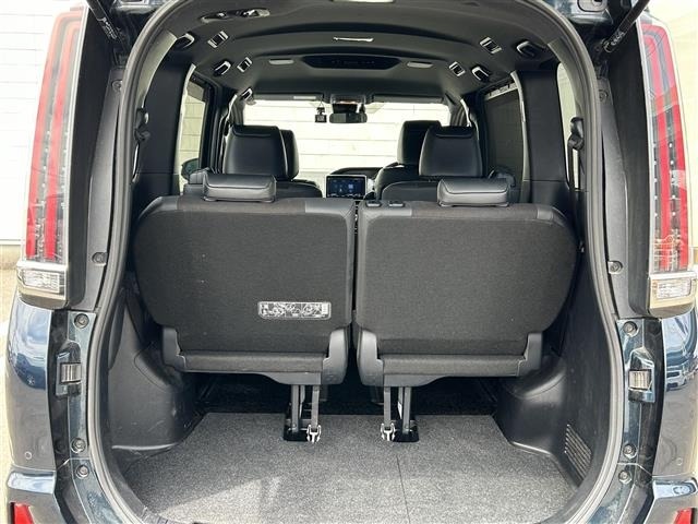 Toyota NOAH 2020 8421440-12