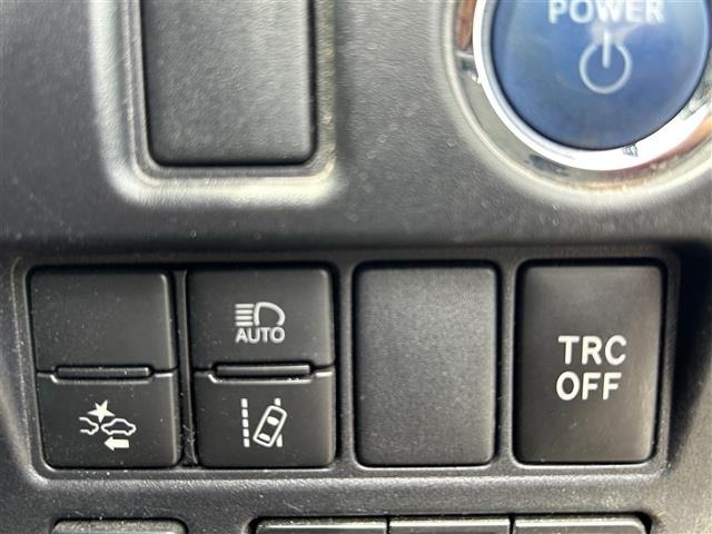 Toyota NOAH 2020 8421440-19