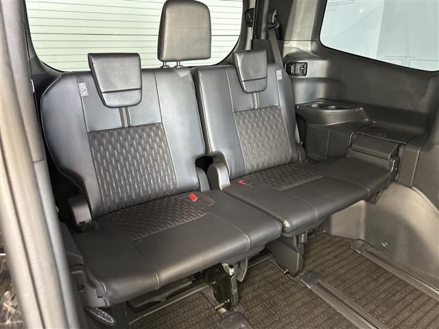 Toyota NOAH 2023 8421442-4