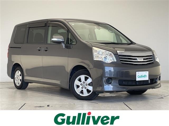 Toyota NOAH 2013 8421469-0
