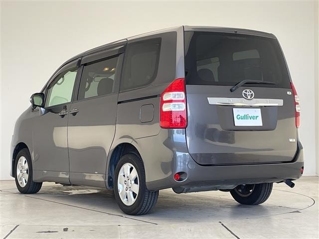 Toyota NOAH 2013 8421469-2