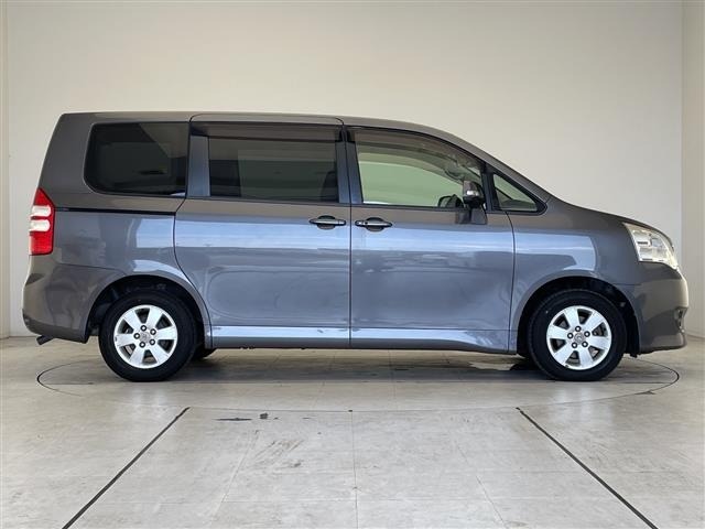 Toyota NOAH 2013 8421469-22