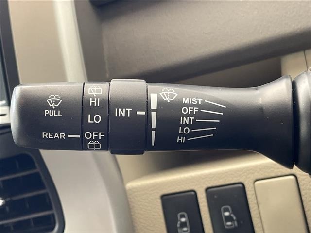 Toyota NOAH 2013 8421469-4