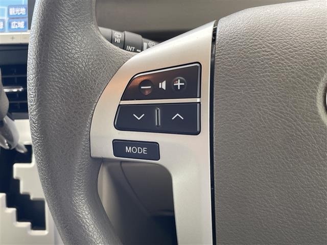Toyota NOAH 2013 8421469-6