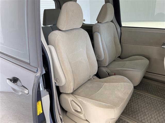 Toyota NOAH 2013 8421469-9