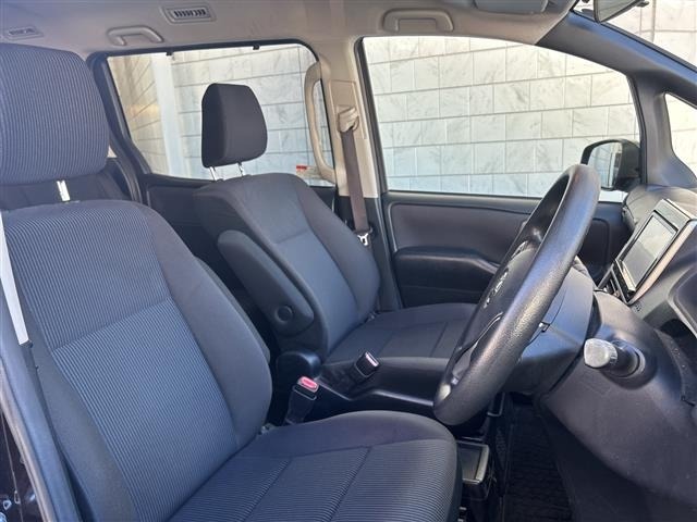 Toyota NOAH 2014 8421480-11