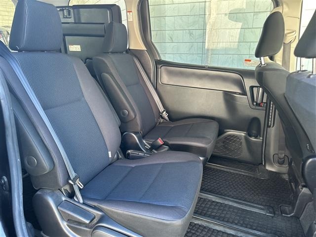 Toyota NOAH 2014 8421480-12