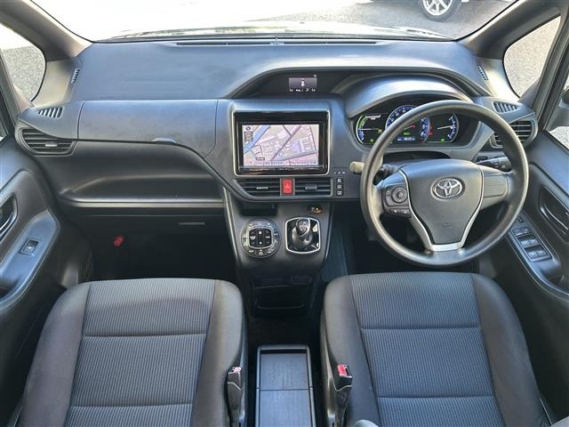 Toyota NOAH 2014 8421480-14