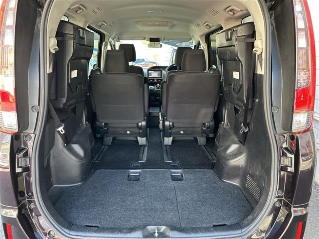 Toyota NOAH 2014 8421480-4