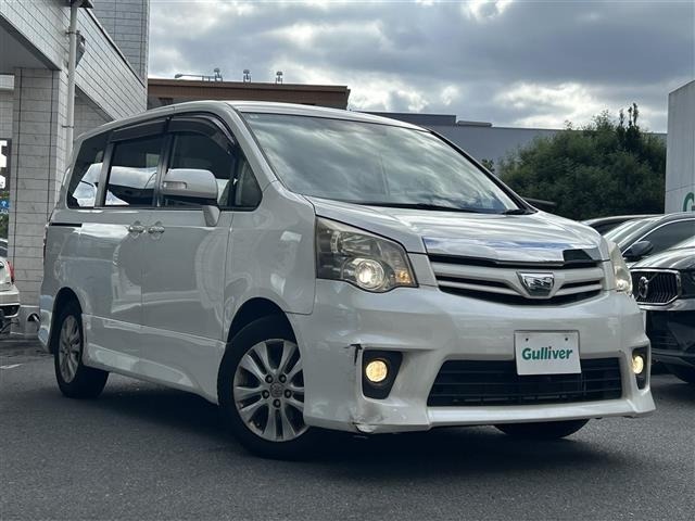 Toyota NOAH 2012 8421485-0