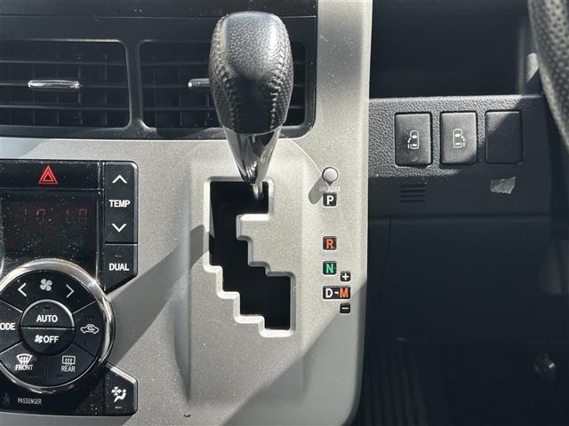 Toyota NOAH 2012 8421485-1